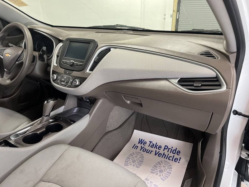Used 2018 White Chevrolet LS image 13