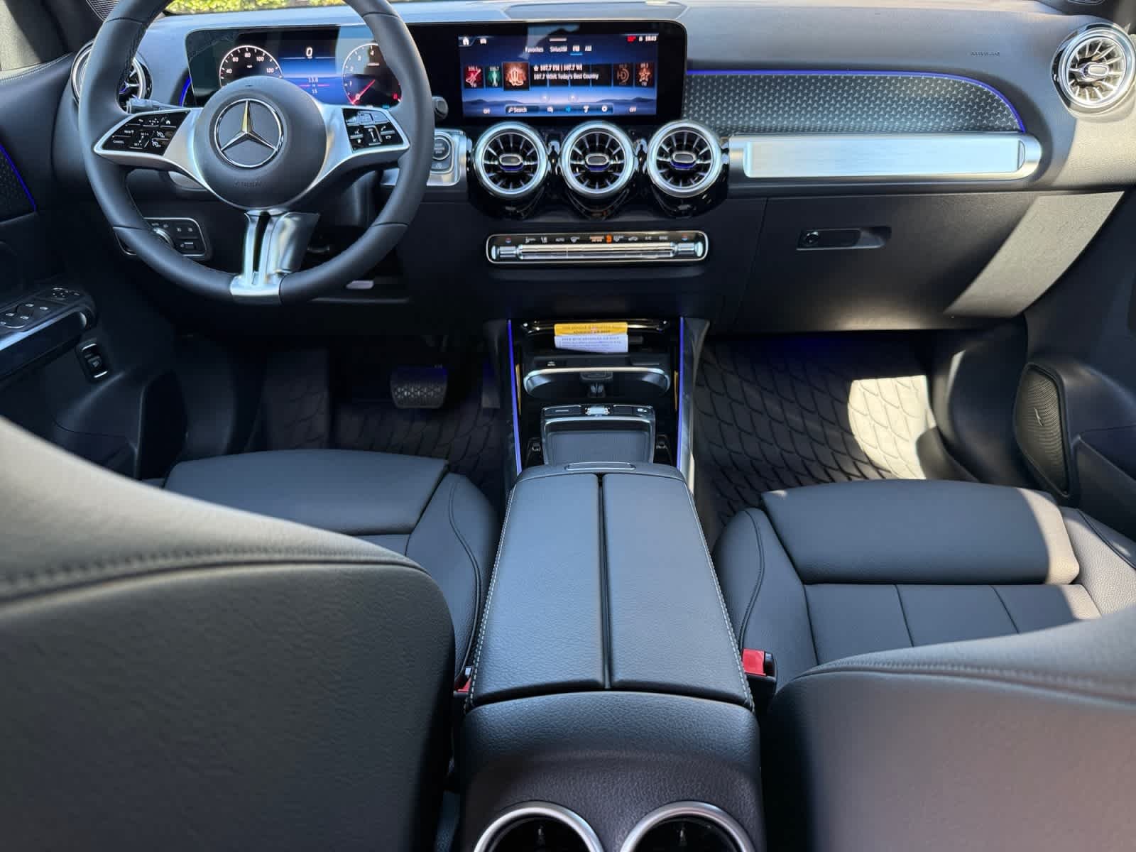 New 2026 Polar White Mercedes-Benz GLB 250 image 13