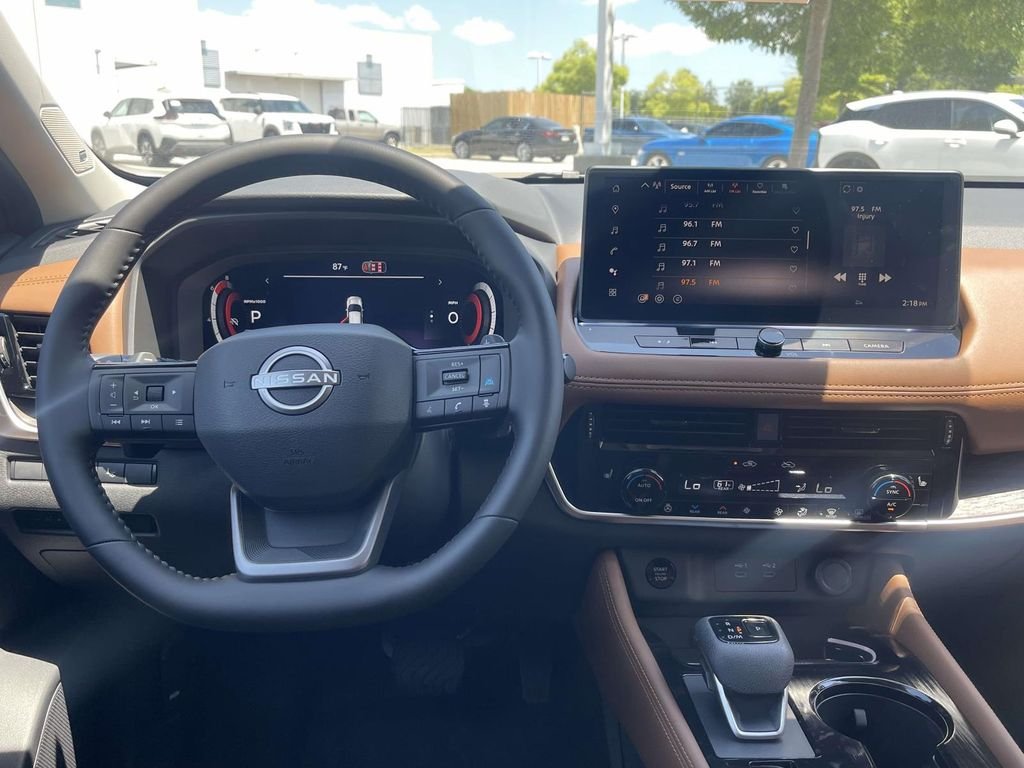 New 2026 Everest White Pearl TriCoat / Super Black Two-tone Nissan Platinum image 13