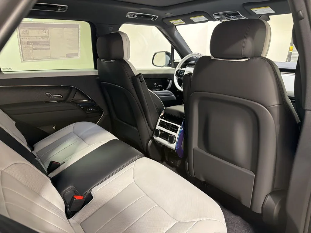 New 2026 Varesine Blue Land Rover Dynamic SE P530 V8 image 26