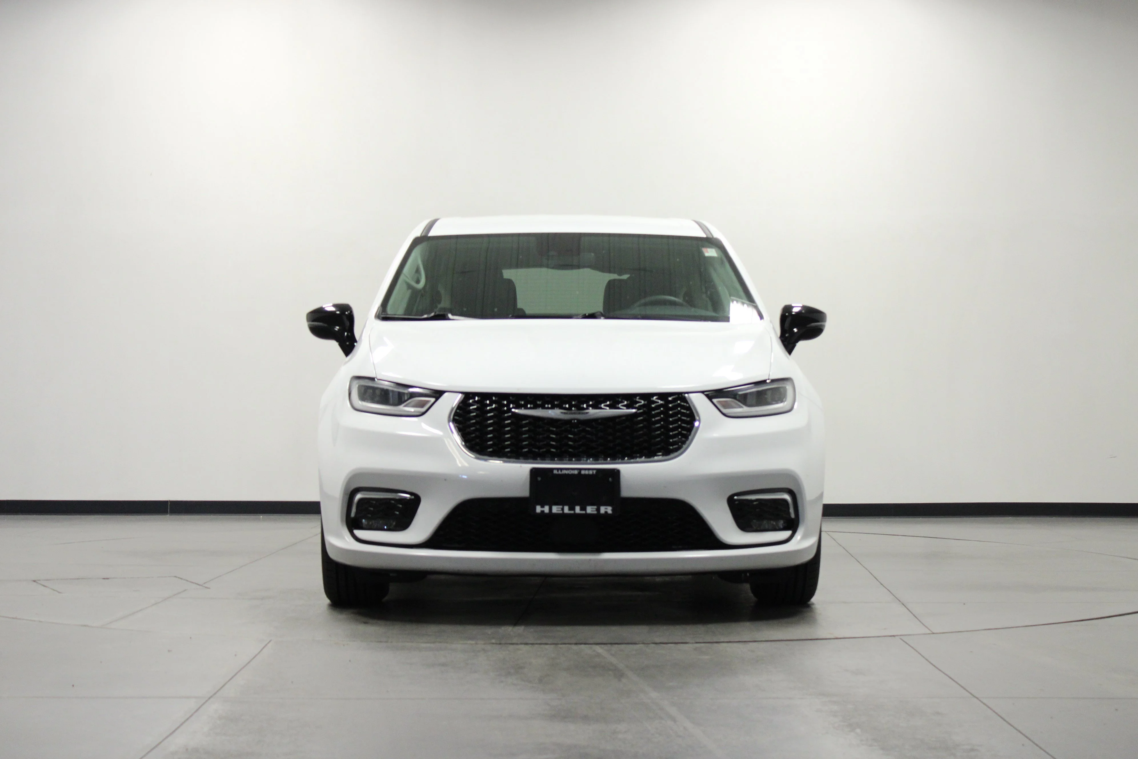 Used 2024 Bright White Clearcoat Chrysler Touring L image 9