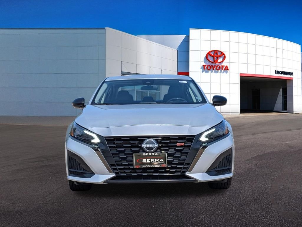 Used 2024 Silver Nissan 2.5 SR image 4