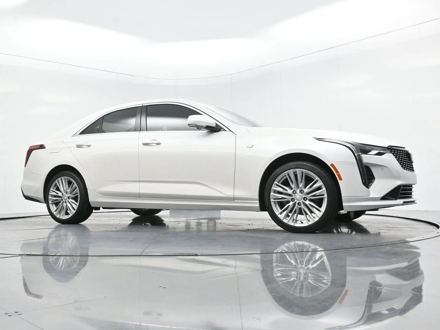 Certified Used 2022 Crystal White Tricoat Cadillac Premium Luxury image 46