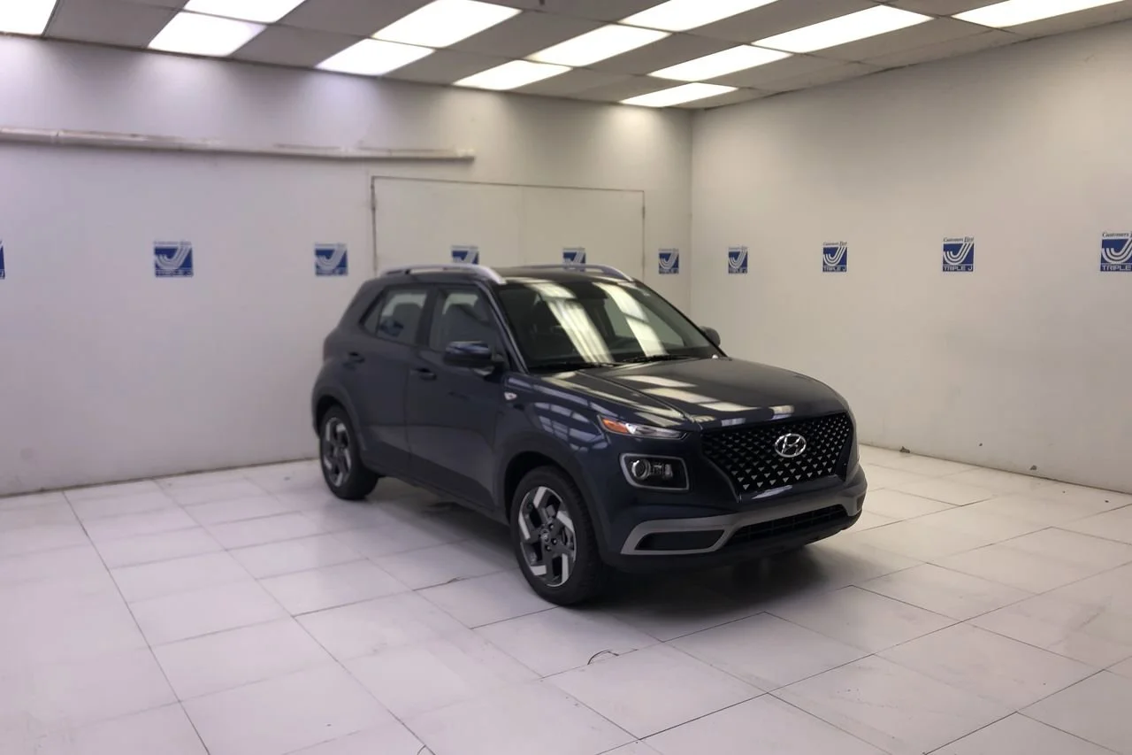 2026 Hyundai Venue SEL w/ 2-Tone Roof IVT's photo