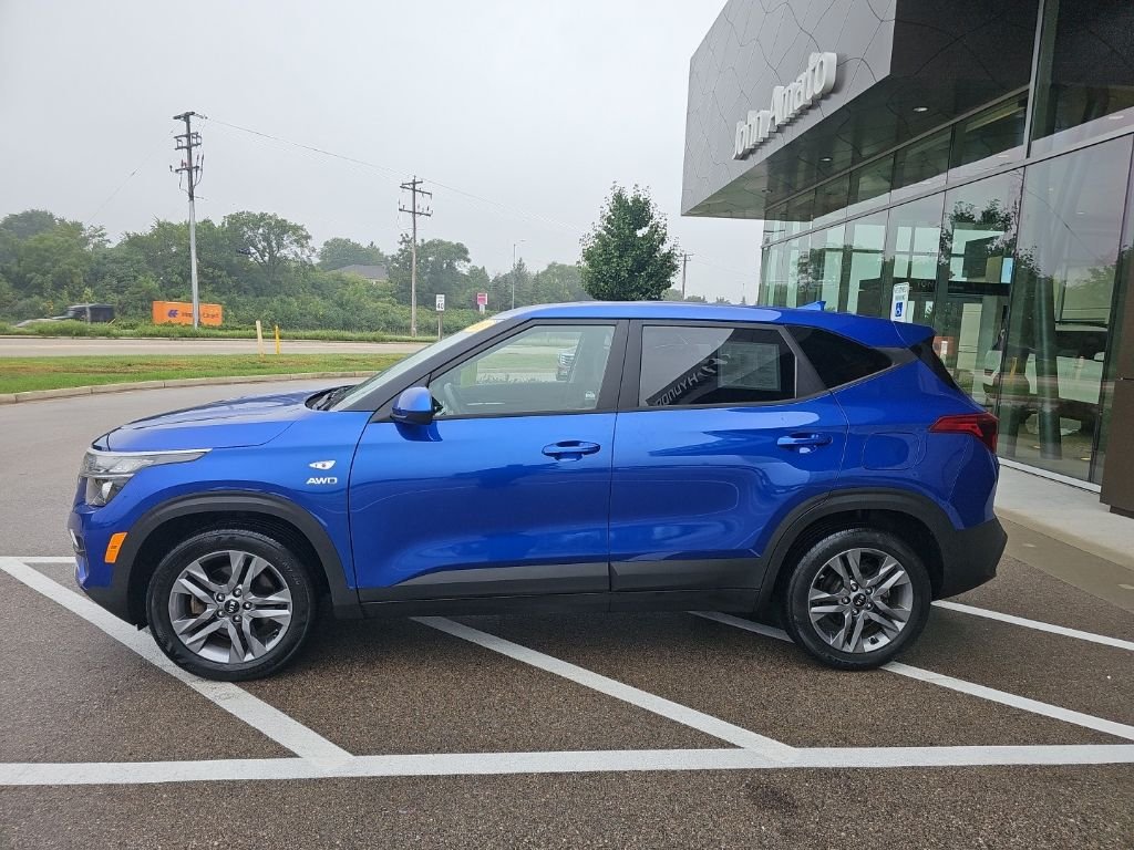 Used 2021 Kia Seltos LX with VIN KNDEPCAA1M7181357 for sale in Menomonee Falls, WI