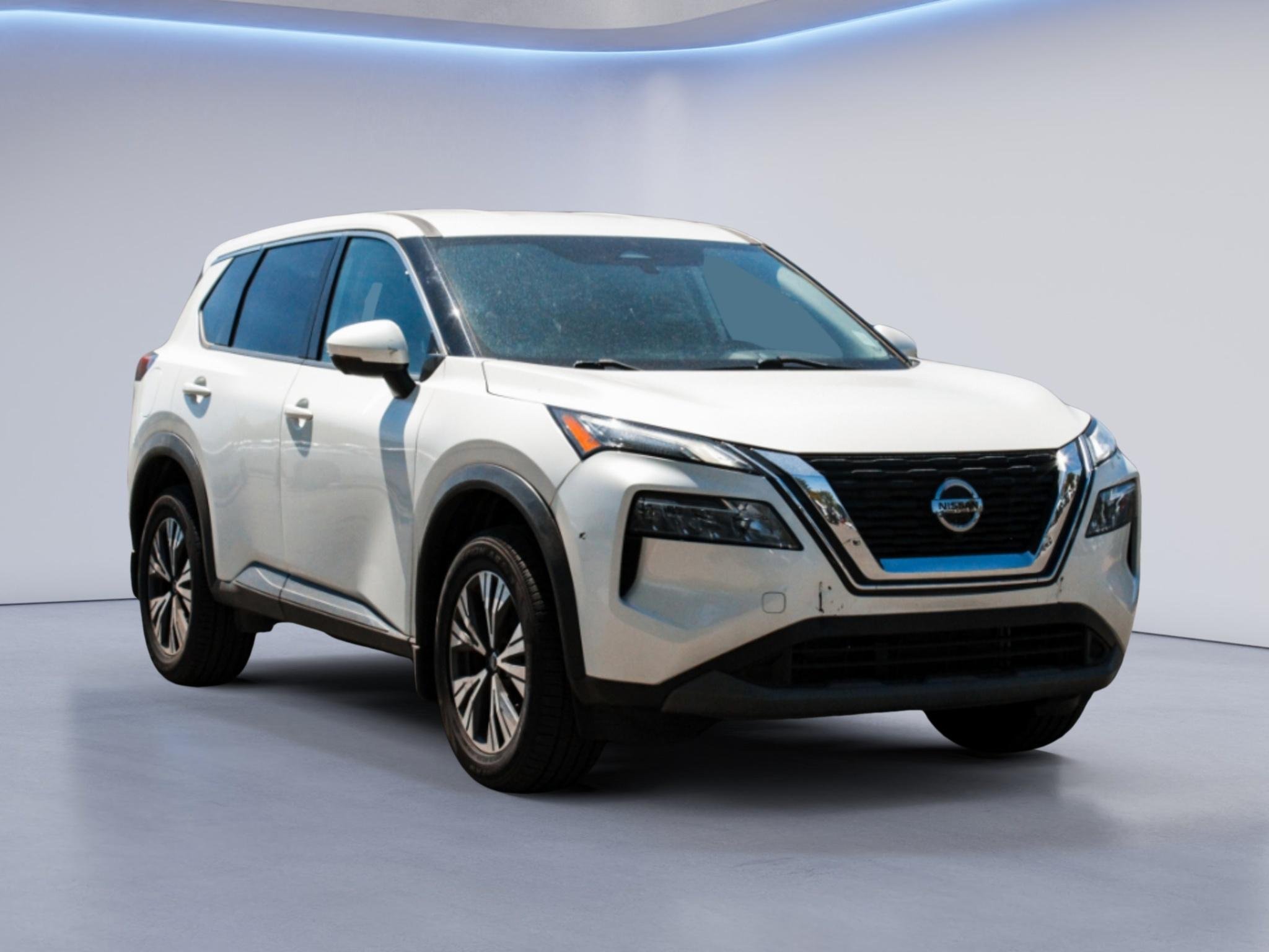 Used 2021 Pearl White Tricoat Nissan SV image 3
