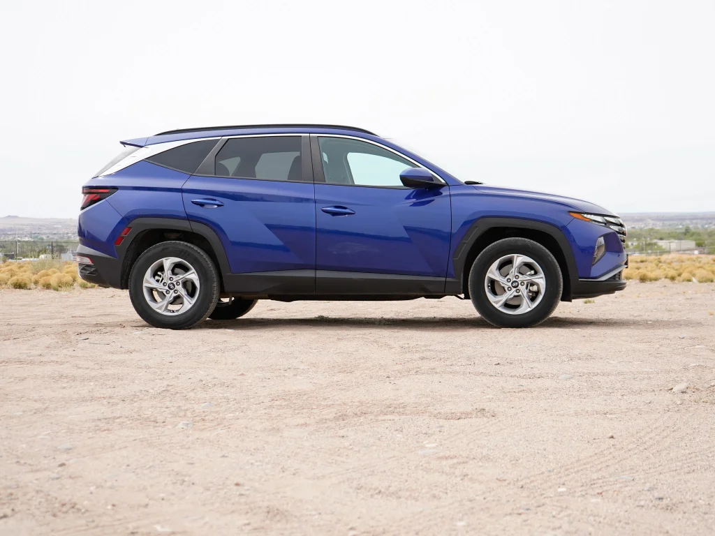 Used 2024 Vapor Blue Metallic Hyundai SEL image 28