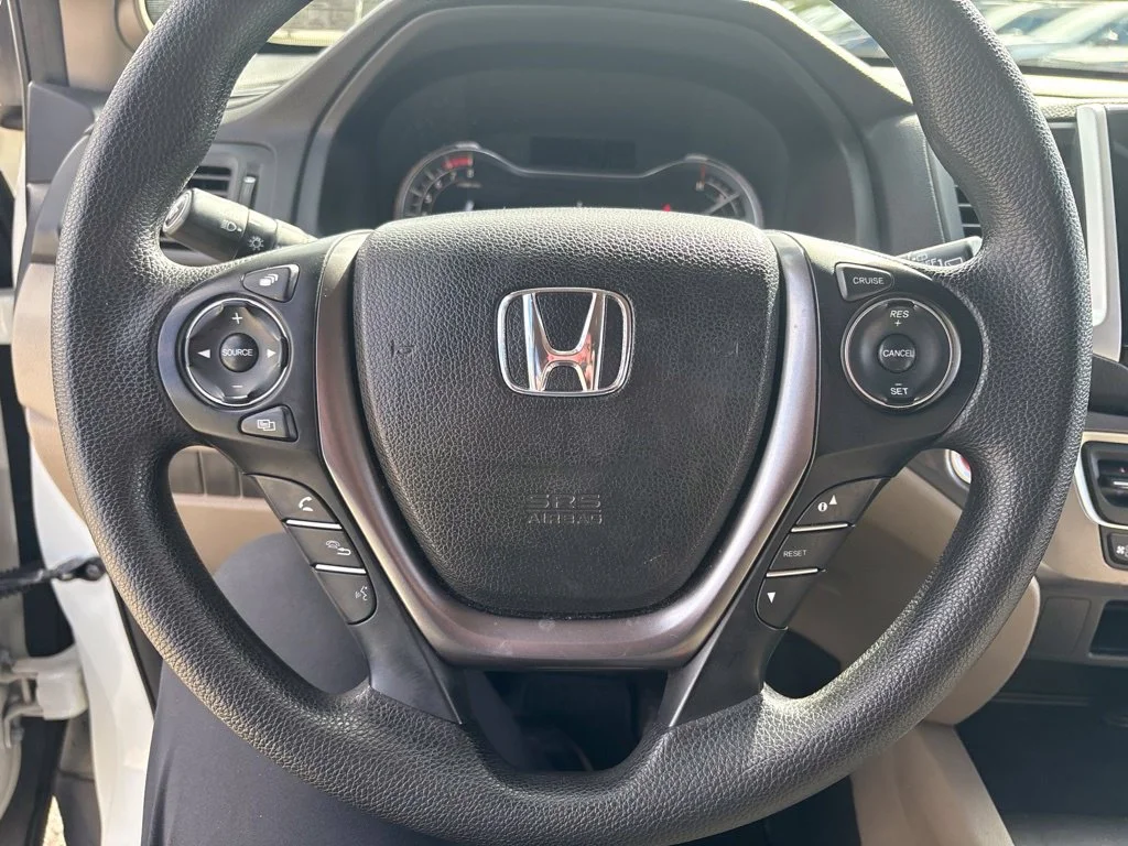 Used 2016  Honda EX image 17