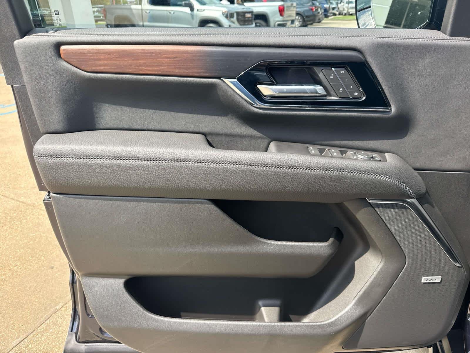 2027 GMC Yukon Denali - Photo 12