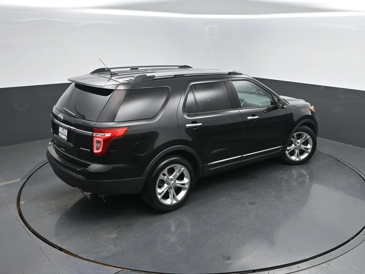 Used 2015 Tuxedo Black Metallic Ford Limited image 35
