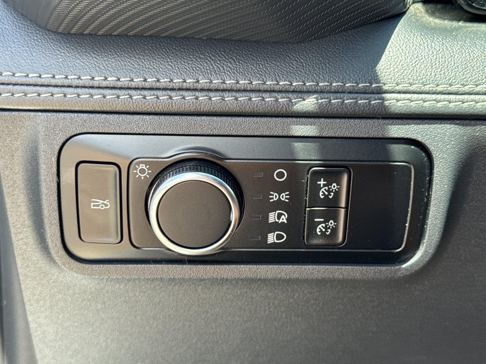 Used 2024 Iconic Silver Ford GT Premium image 19