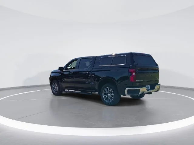 Used 2025 Black Chevrolet LT image 6