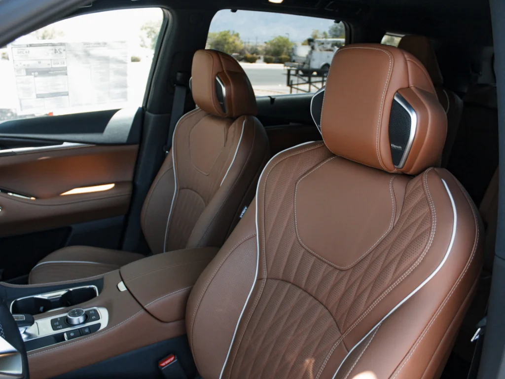 New 2027 2T RAD WHT INFINITI Autograph AWD image 26