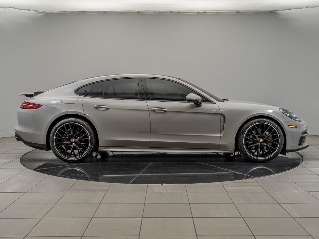 Used 2018 Chalk Porsche 4S image 9