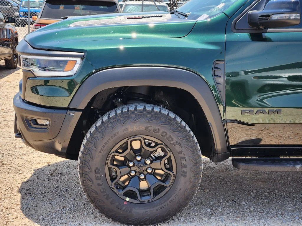 New 2026 Serrano-Green Metallic Exterior Paint RAM RHO image 6