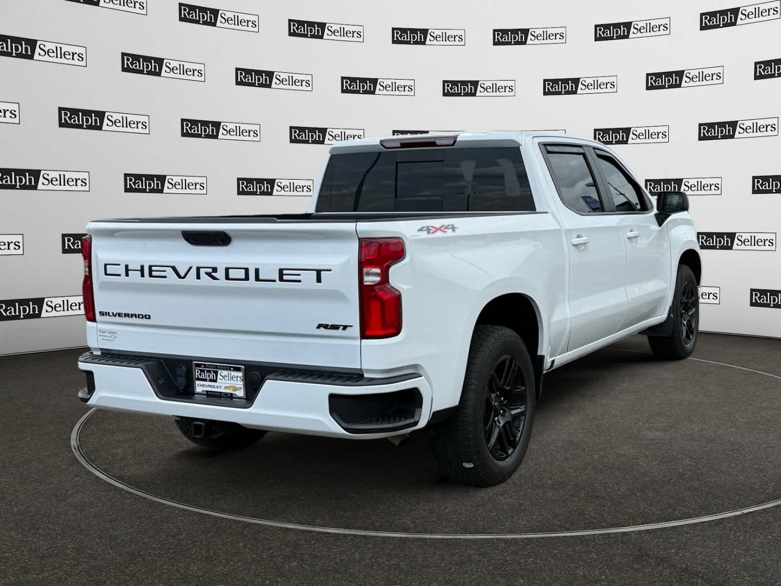 Used 2024 Summit White Chevrolet RST image 6