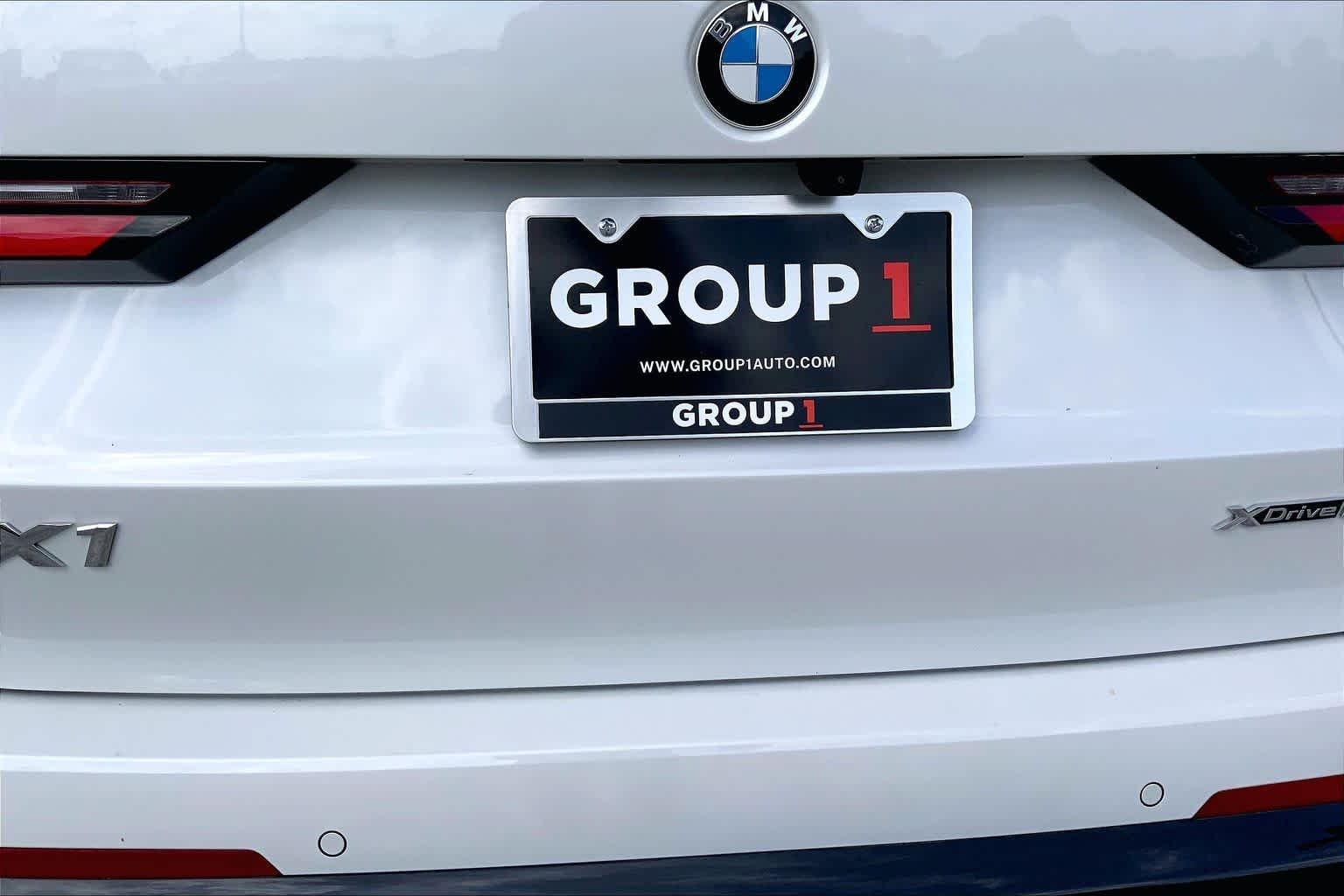 Used 2026 Mineral White Metallic BMW xDrive28i image 10