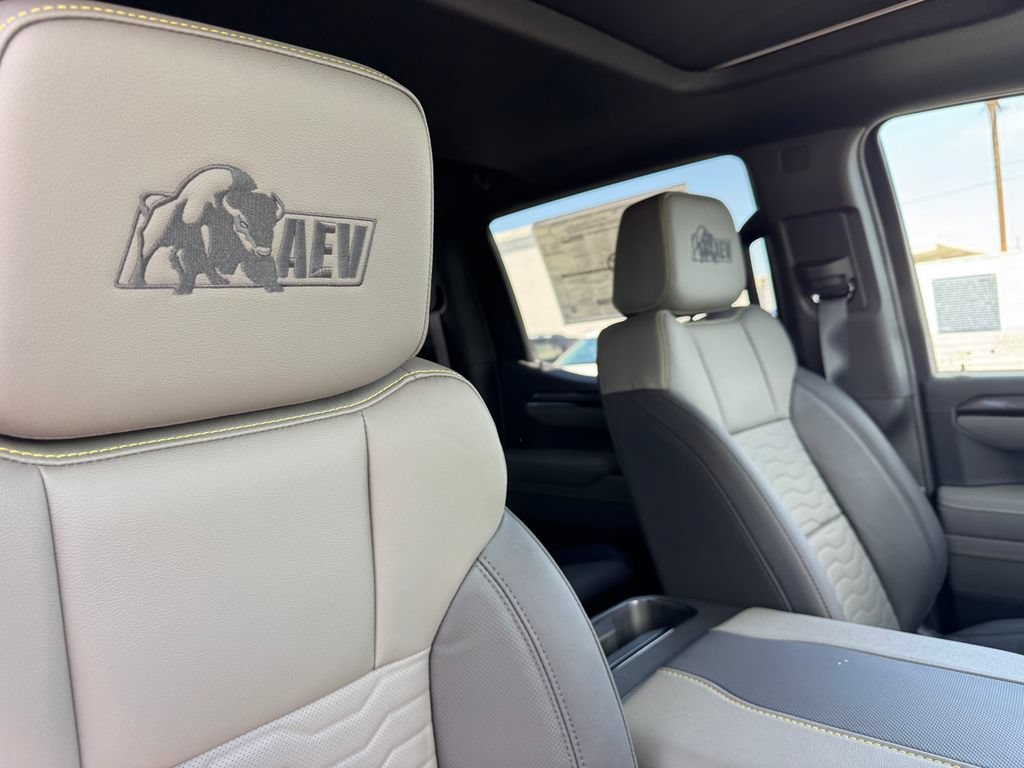 2026 Chevrolet Silverado 1500 ZR2 - Photo 9