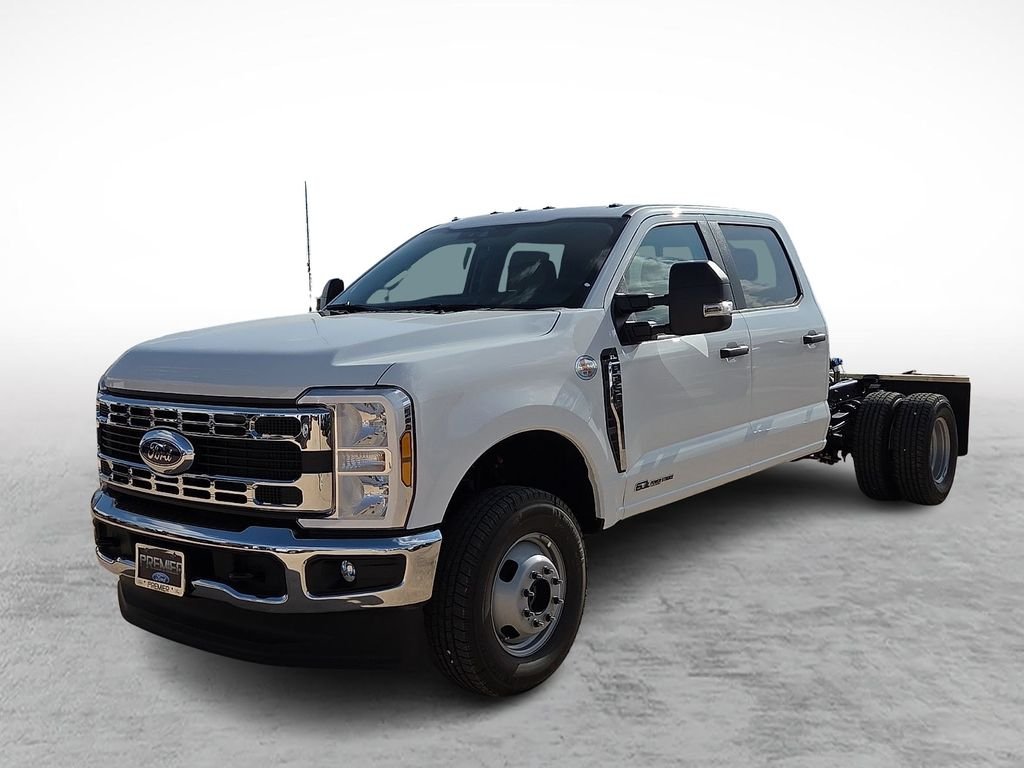 New 2026 Oxford White Ford F-350® XL image 5