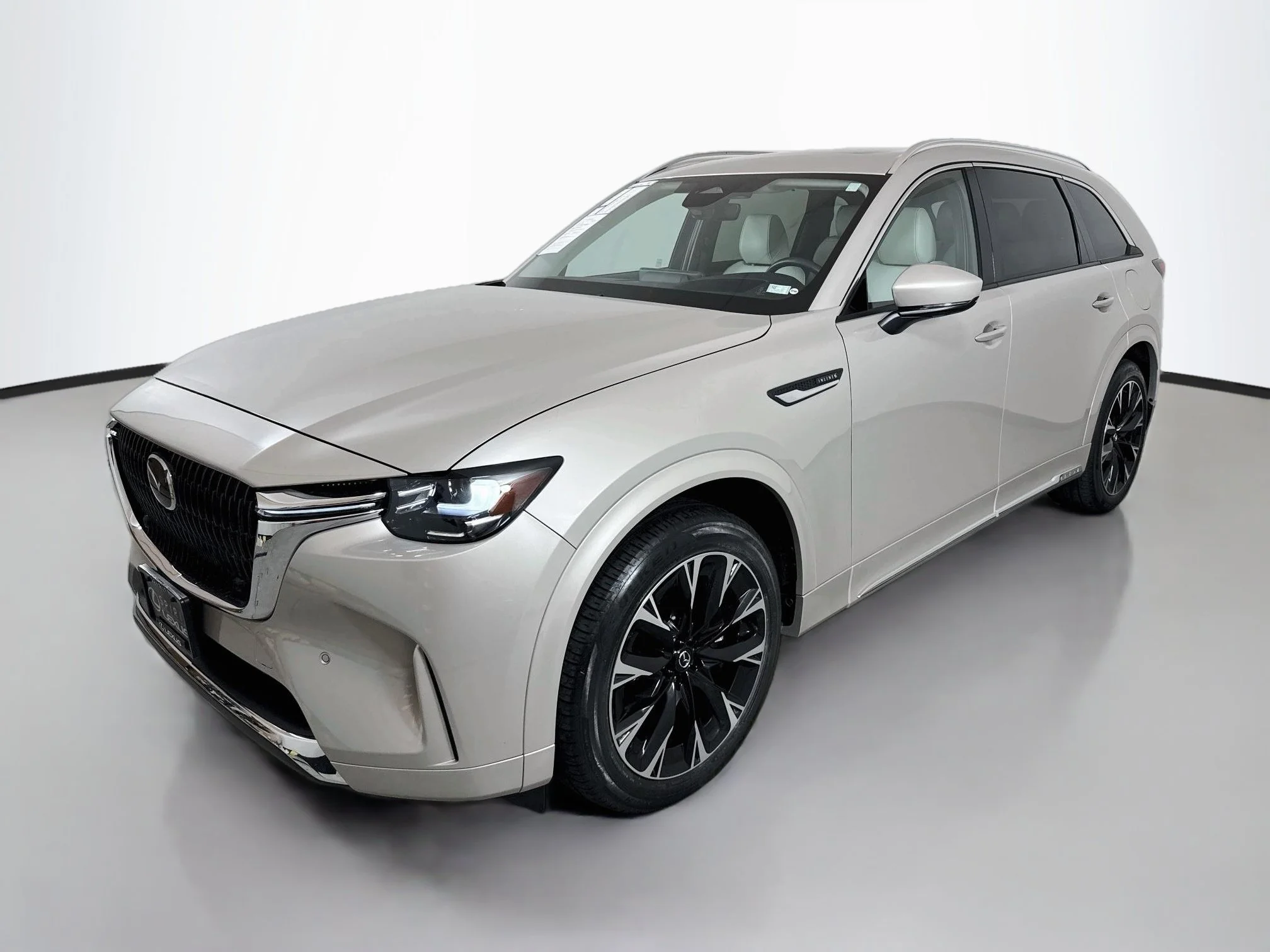 Used 2024 Platinum Quartz Mazda 3.3 Turbo S Premium Plus image 3