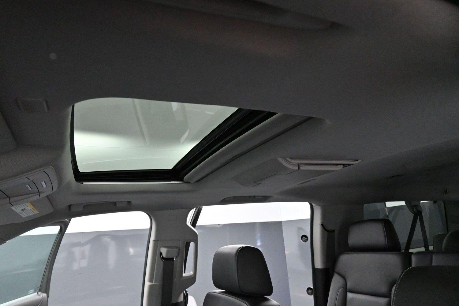 Used 2018 TUNGSTEN METALLIC Chevrolet LT image 32