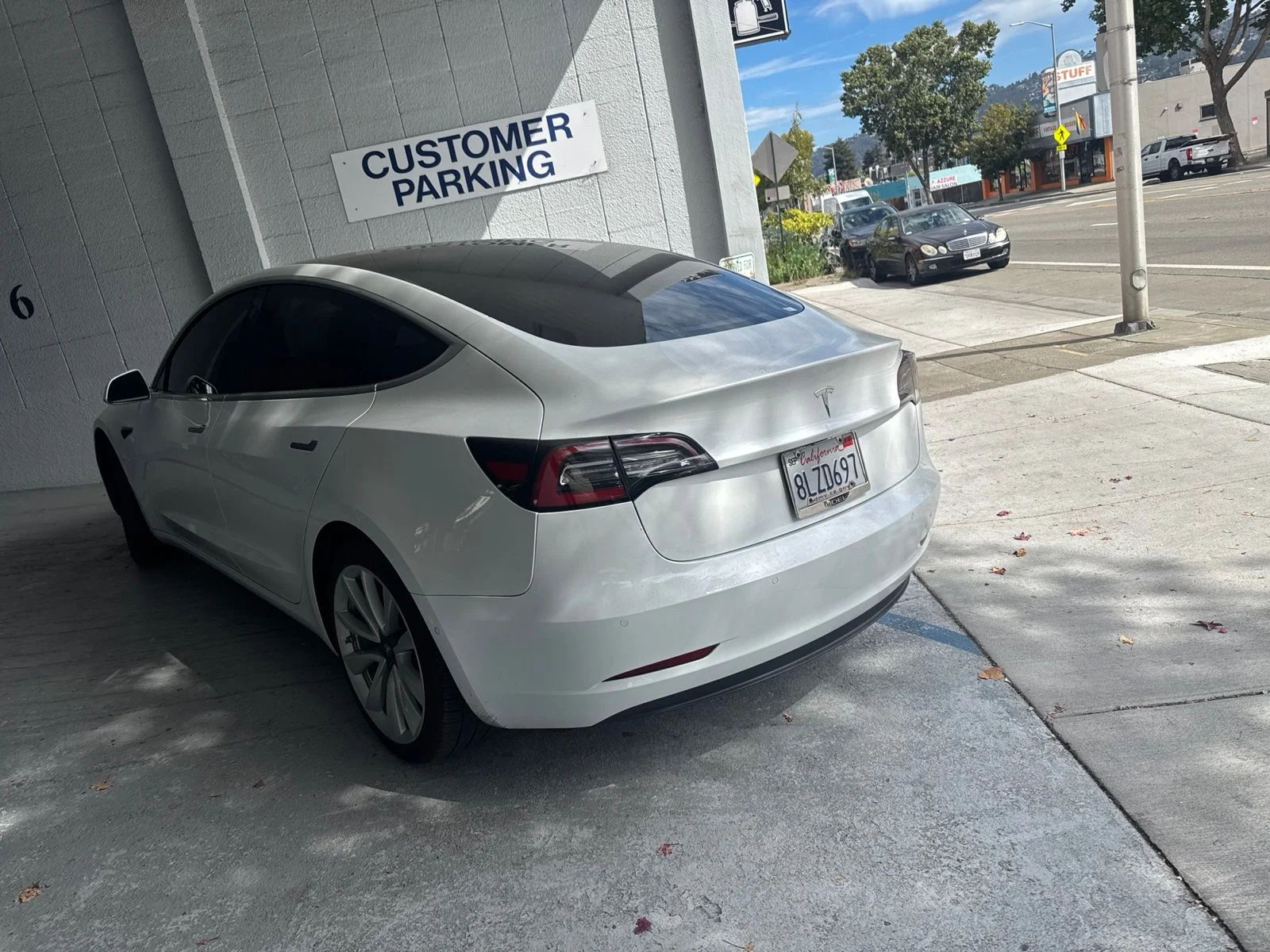 Used 2019  Tesla  image 7