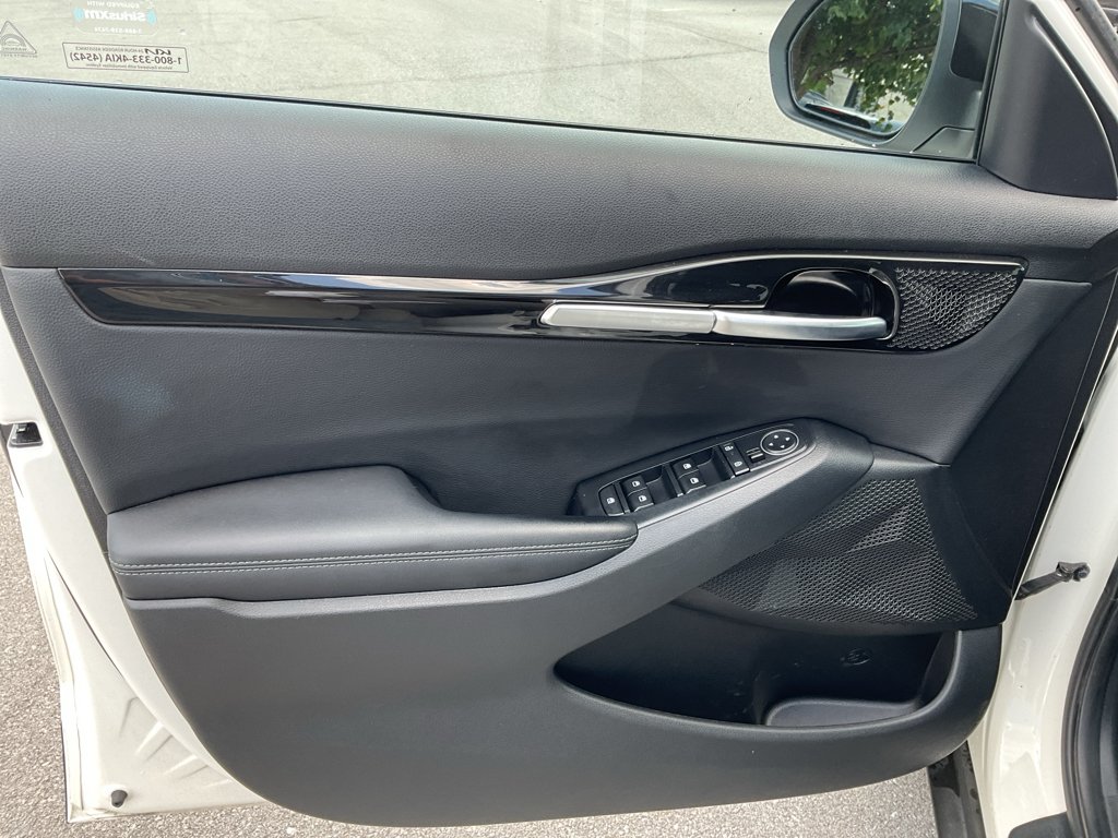 Certified Used 2024 Clear White/Black Roof Kia S image 21