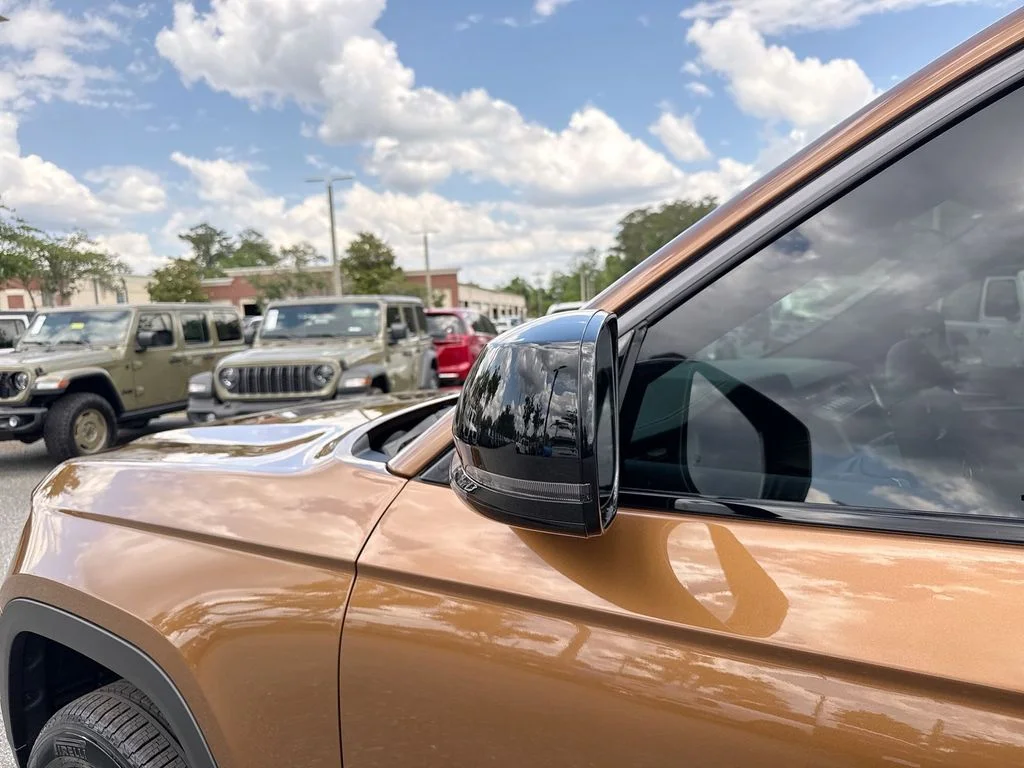 New 2026 Copper Shino Metallic Clear-Coat Exterior Paint Jeep Limited image 12
