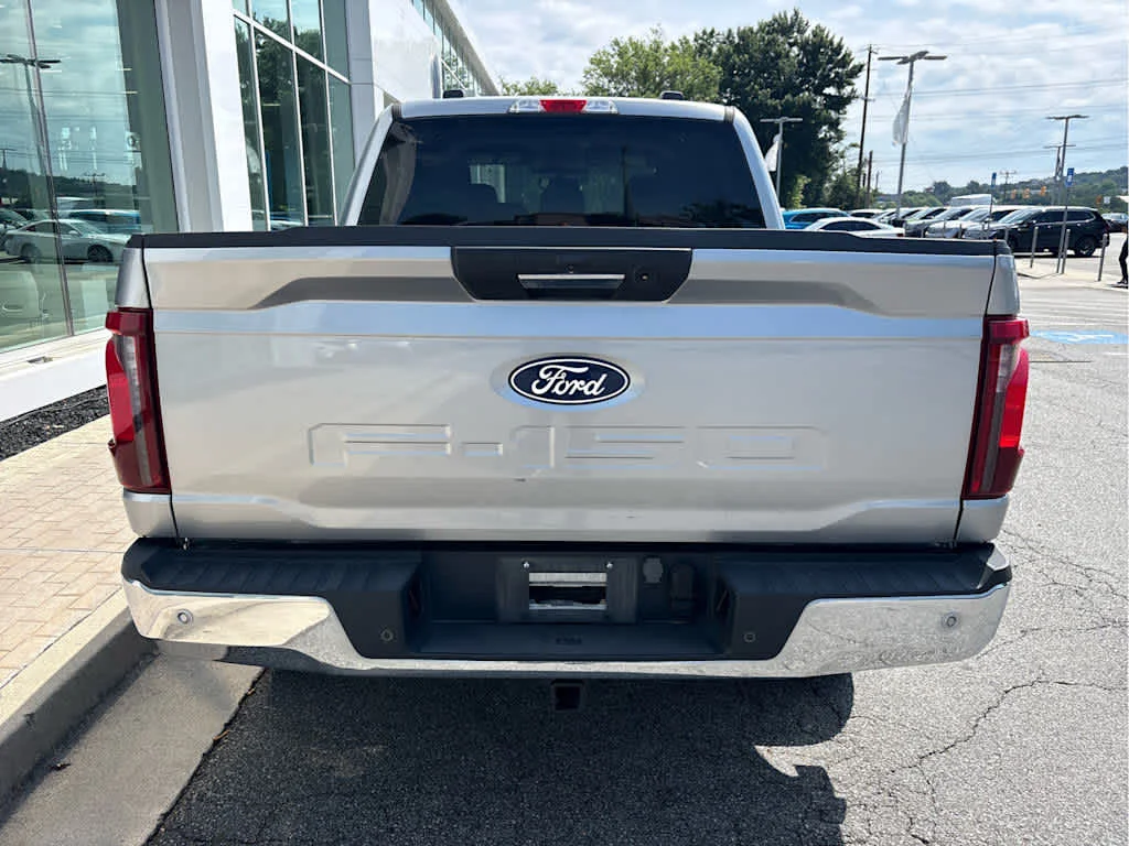 Used 2024 Iconic Silver Metallic Ford XLT image 6