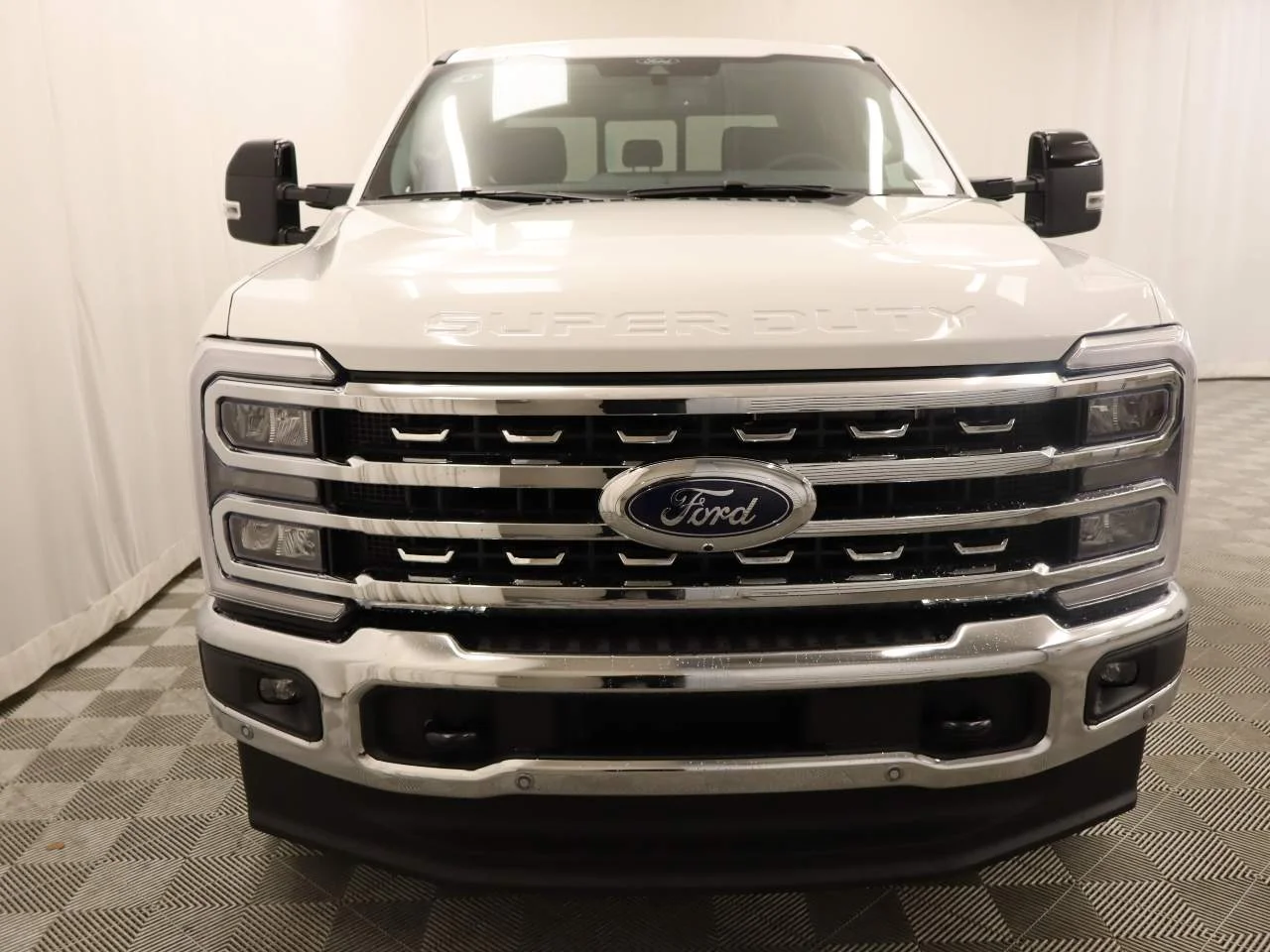 New 2026 Star White Metallic Tri-Coat Ford F-250® Lariat® image 4