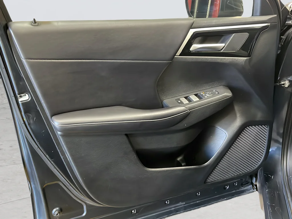 Used 2024 Gray Mitsubishi SE image 24