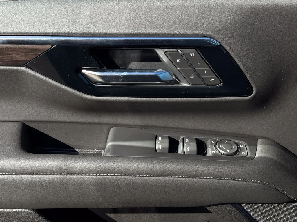 2027 Chevrolet Suburban LT - Photo 17