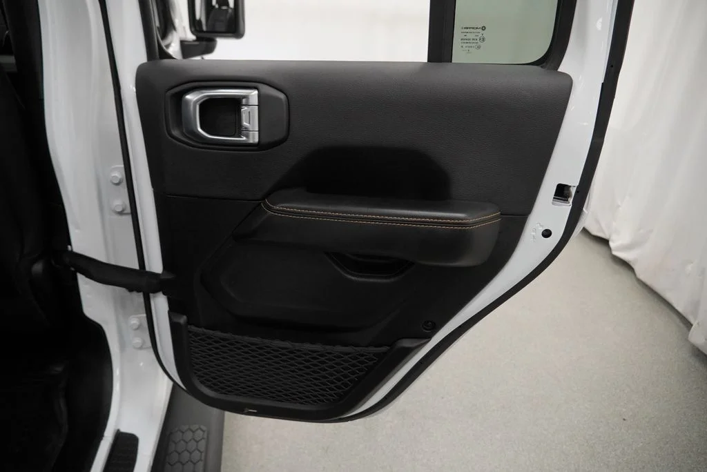 Used 2024 White Jeep Sahara image 42