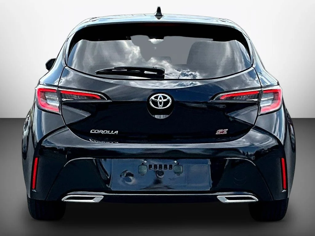 Used 2019 Midnight Black Metallic Toyota SE image 5