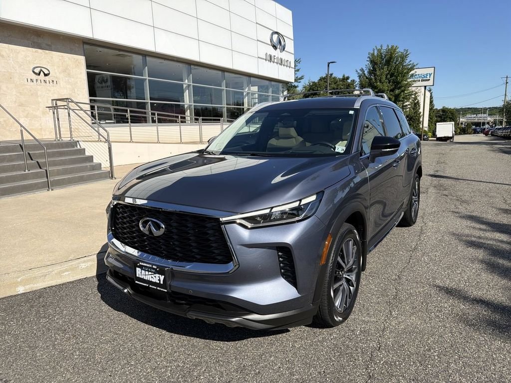Certified Used 2023 Blue INFINITI Sensory image 4