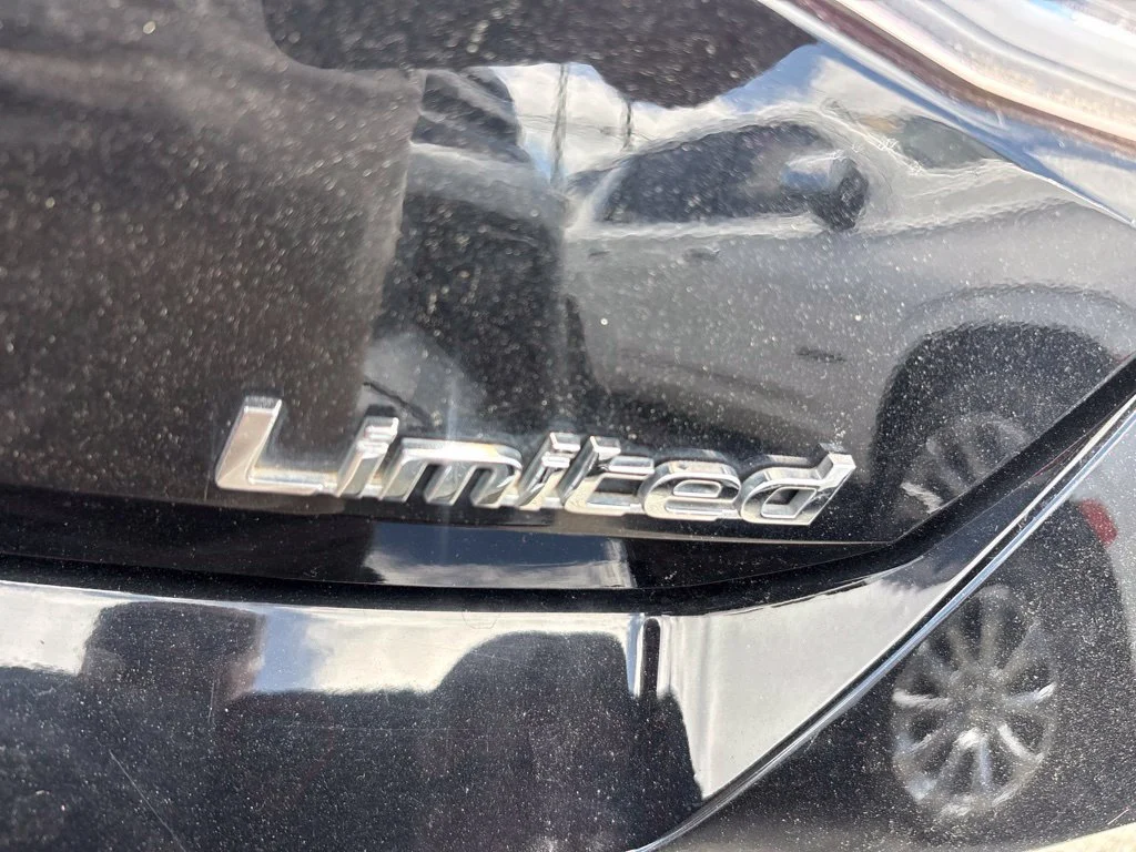 Used 2023 Black Hyundai Limited image 11