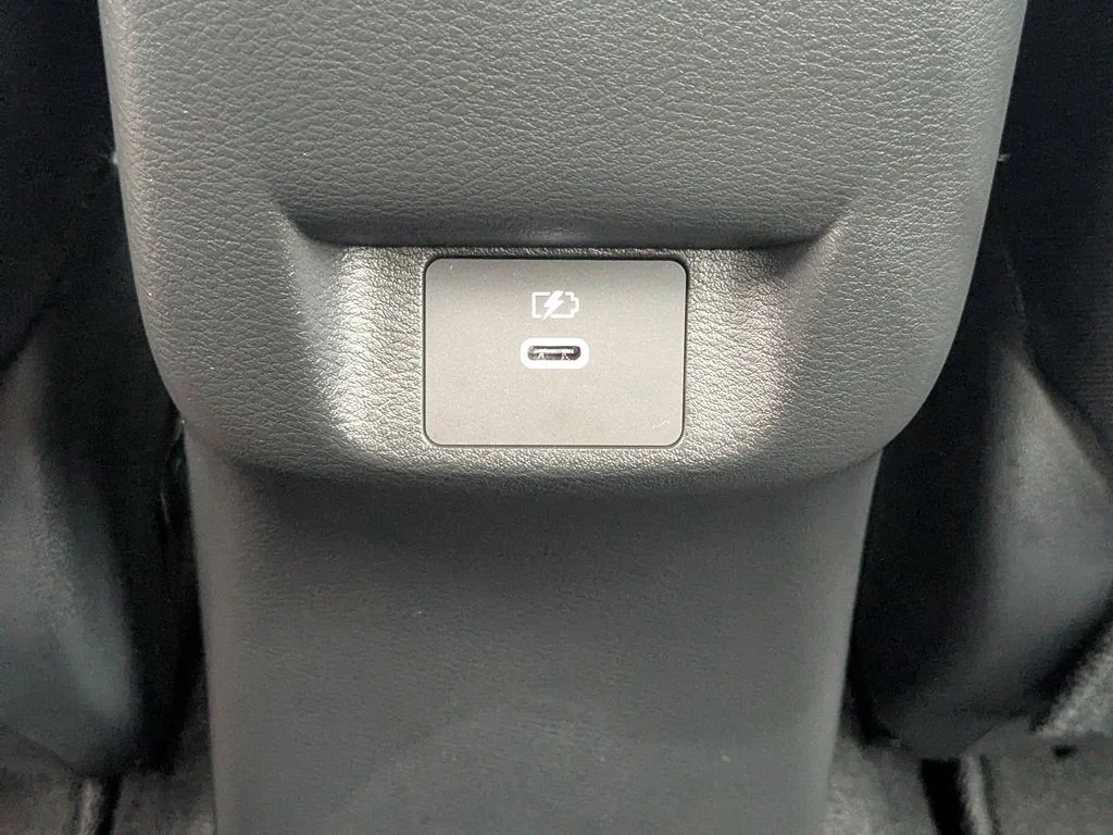 2025 Nissan Versa Sedan SV - Photo 13