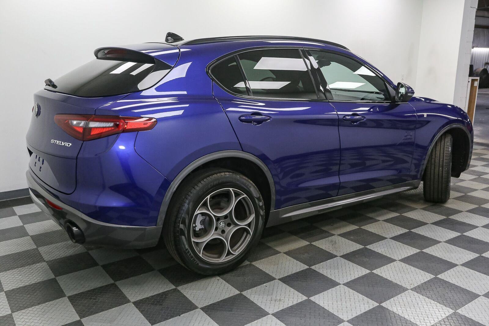 Used 2023 Anodized Blue Metallic Alfa Romeo Ti image 9