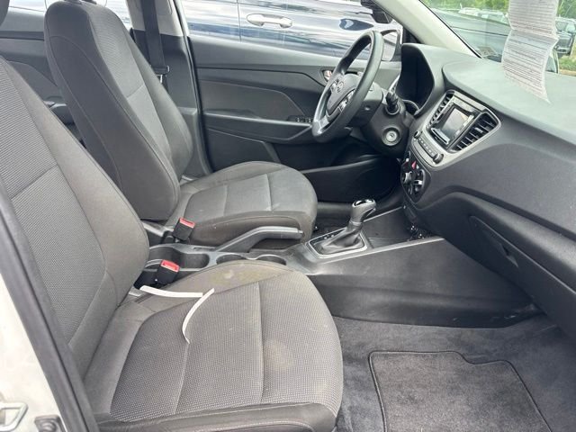 Used 2018 Frost White Pearl Hyundai SE image 10
