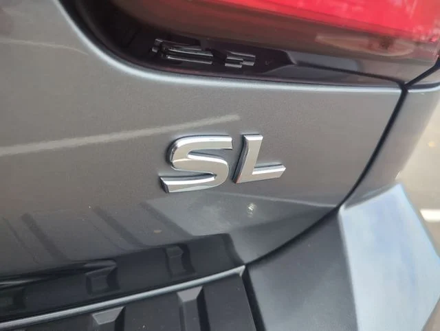 Used 2022 Gray Nissan SL image 33