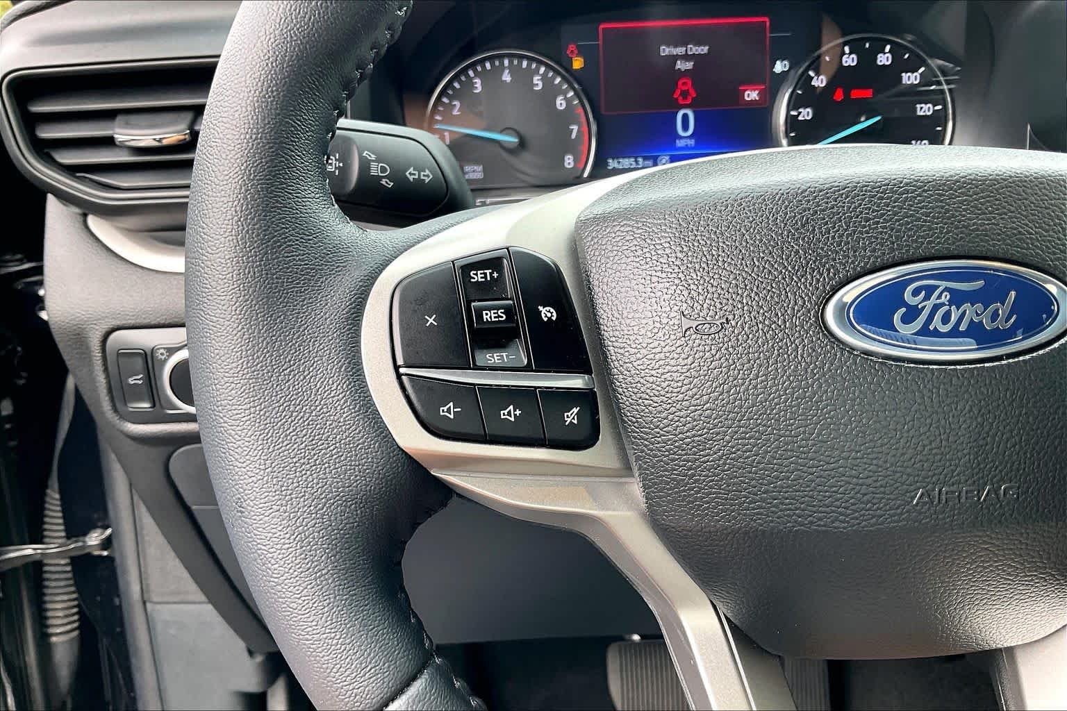 Used 2023 Agate Black Metallic Ford XLT image 18