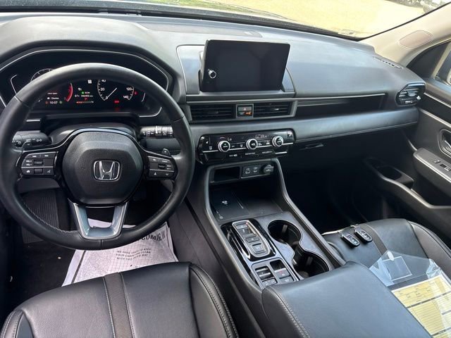 Certified Used 2023 Crystal Black Pearl Honda EX-L 8 Passenger image 13