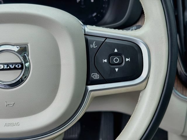 Used 2022 Ice White Volvo Momentum image 38