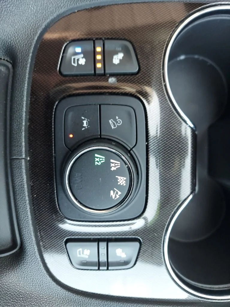 Used 2023 Silver GMC AT4 image 30