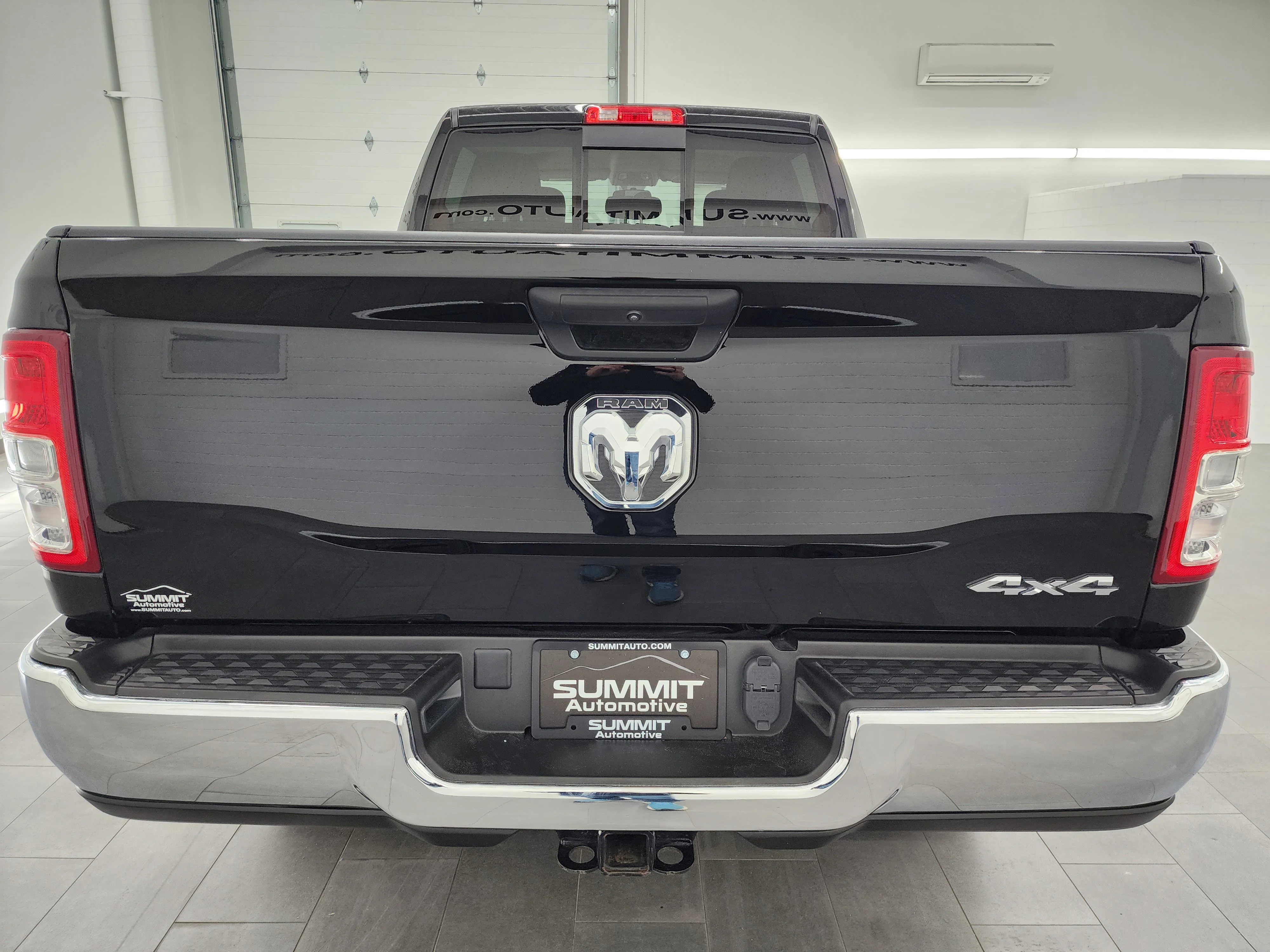 Used 2020 Diamond Black Crystal Pearlcoat Ram Tradesman image 30