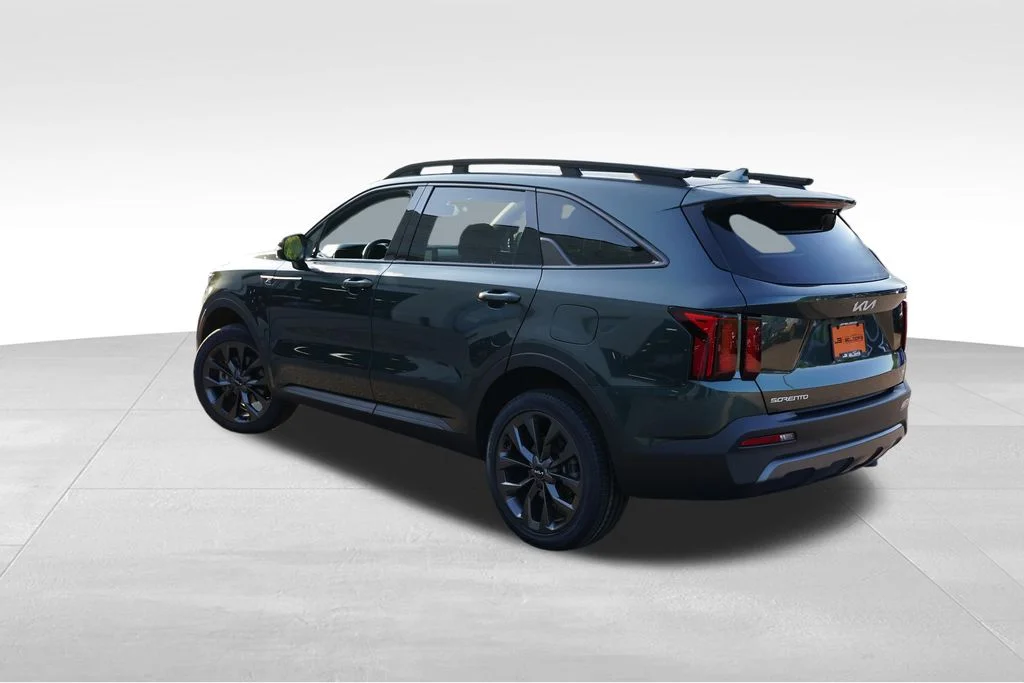 Used 2023 Aruba Green Kia X-Line EX image 7