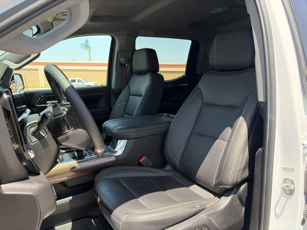 Used 2024 Summit White Chevrolet RST image 13