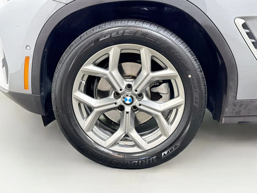 Used 2024 Gray BMW sDrive30i image 2