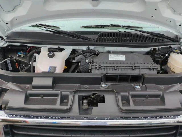 New 2025 Summit White GMC 1WT image 24