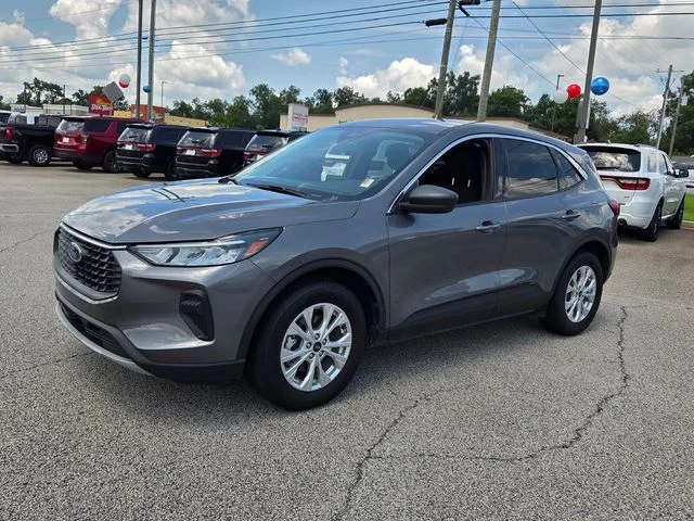 Used 2024 Gray Ford Active image 3